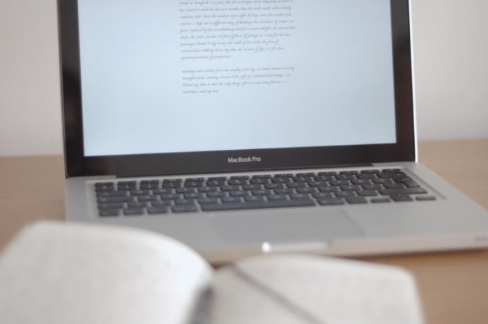Macbook Writing - CC Derya - FlickrURL lyre